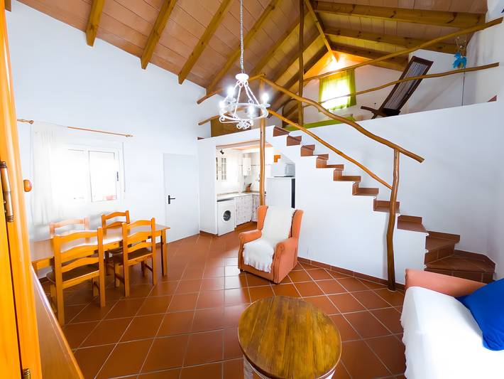Casa rural para 3 personas, con Jardín en Zahora