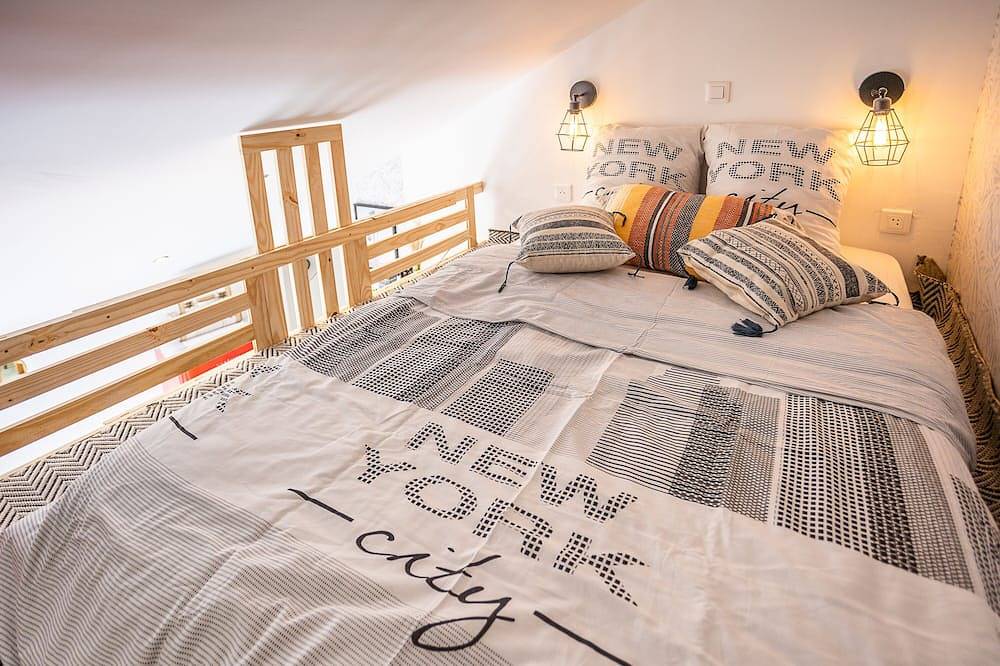 Entire apartment, Smart Casa a lovely love nest for a Paloise getaway - Free parking 24/24 in Pau, Béarn