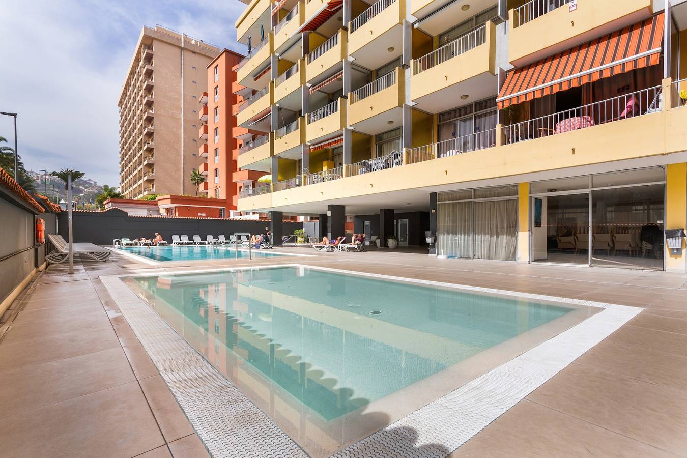 Ganze Wohnung, Ferienwohnung 'Nuevo, Piscina Y Mar A 1 Paso' mit Gemeinschaftspool, Wlan und Klimaanlage in Playa Martianez, Puerto de la Cruz