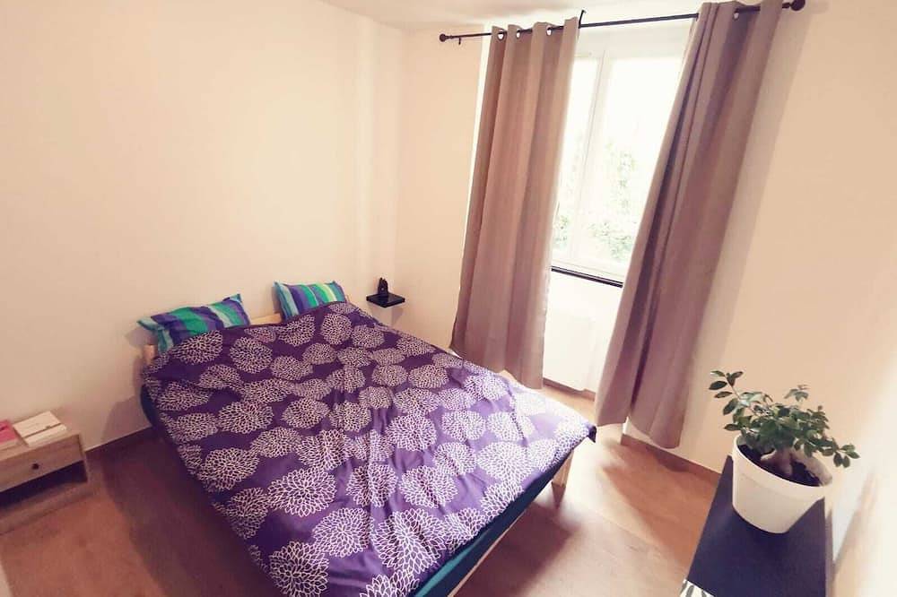 Apartamento entero, Spacious apartment near Rer C station in Étampes, Essonne