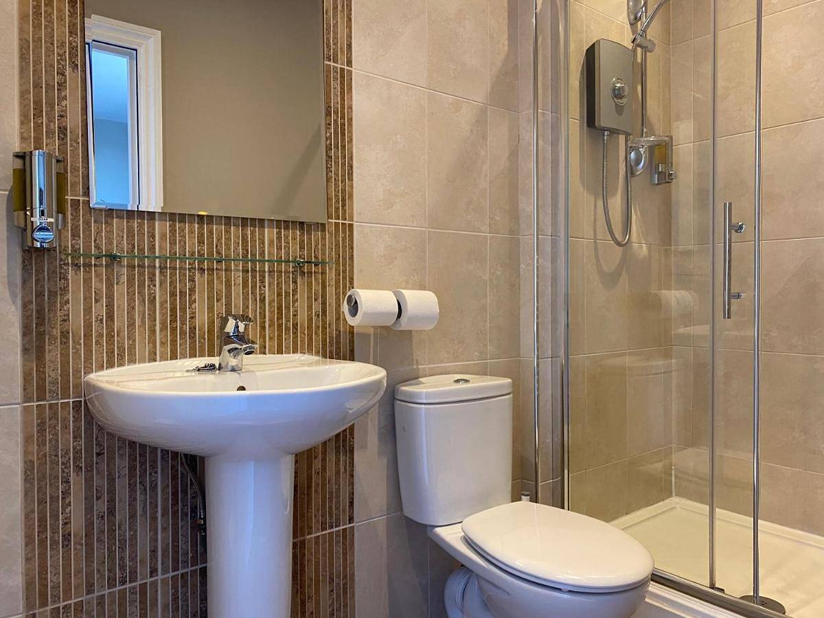 Number One Hundred Bed And Breakfast in Cardiff, Cardiff und Umgebung