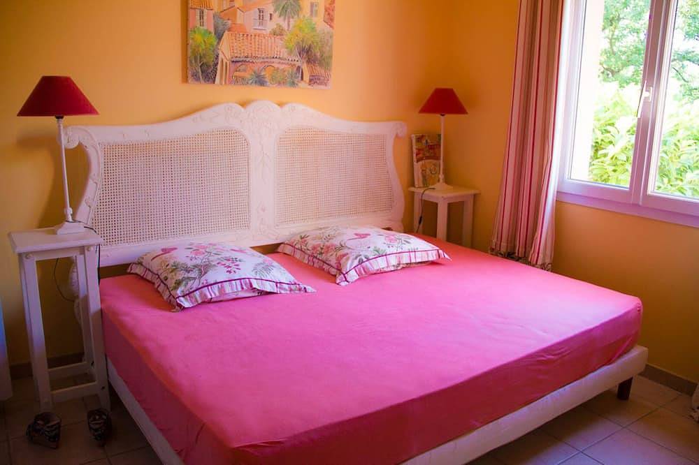 Cómoda casa de 3 recamaras 3 baños gran piscina tranquila. in Tourtour, Region de Draguignan