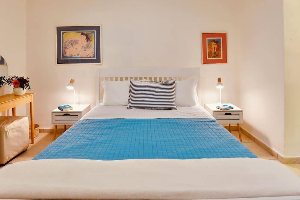 Ganze Wohnung, Athens Garden Retreat - Walk to Metro in Athen, Süd-Athen
