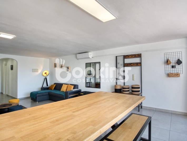 Entire holiday apartment, Apartment for 4 people with a spectacular terrace in Platja d'Aro, Costa Brava