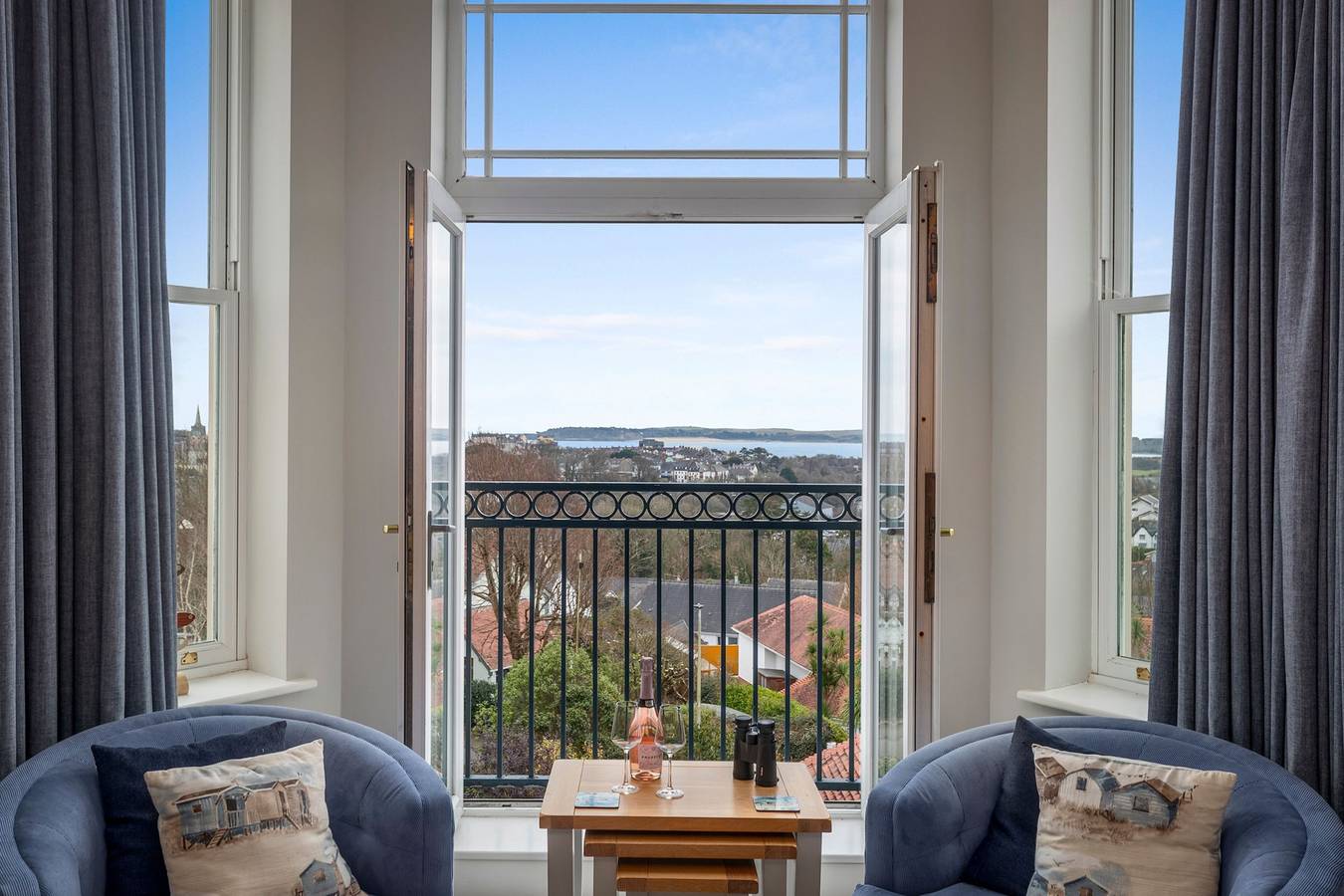Appartement entier, 10 Mansion House - Indoor Pool, Sea Views, Gym in Tenby, Pembrokeshire