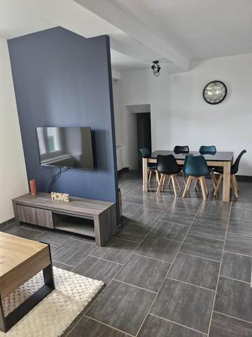 Gîte pour 6 personnes, avec jardin, animaux acceptés à Broye