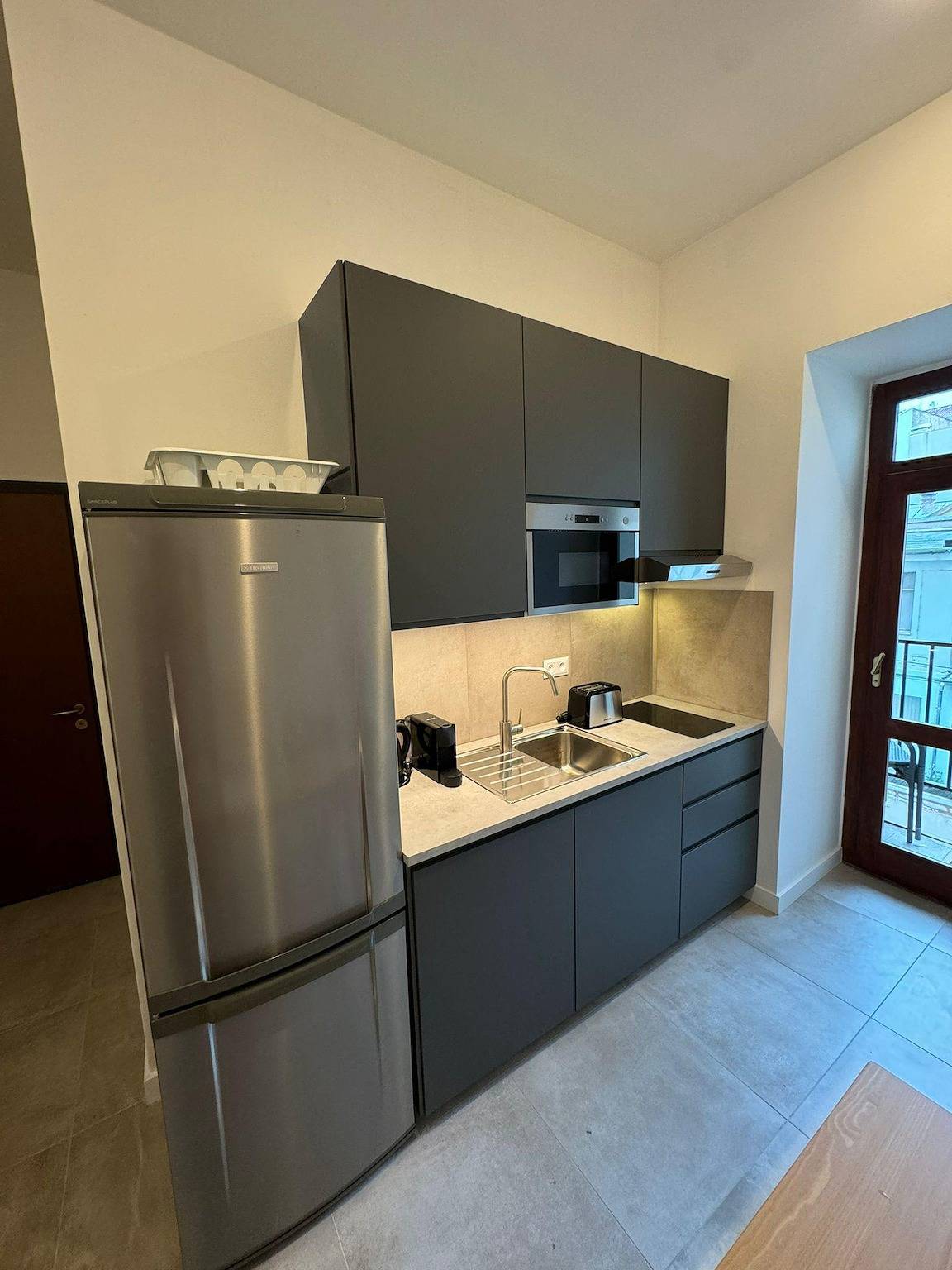 Appartamento intero, 1 Bed Flat - Sleeps 2 - Pets - Smoking - Parking in Praga, Boemia centrale