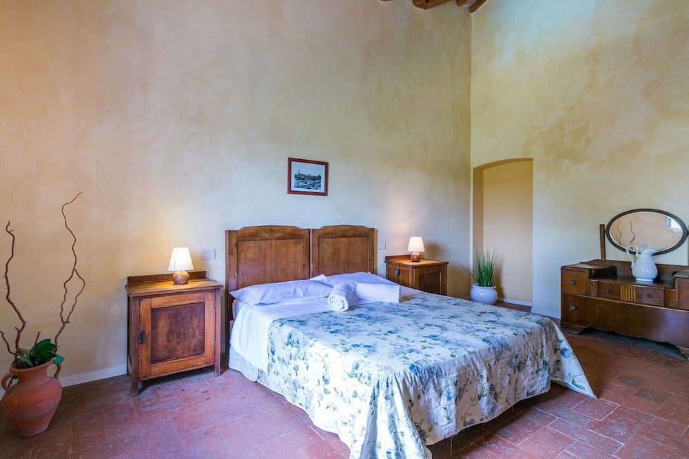 Mooi appartement in vakantiehuis voor 6 personen met zwembad, Tv en patio in Poggibonsi, Chianti