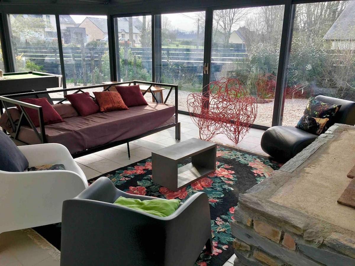 Cosy Brittany House with private pool, pool table, large garden in Glénac, Région de Vannes