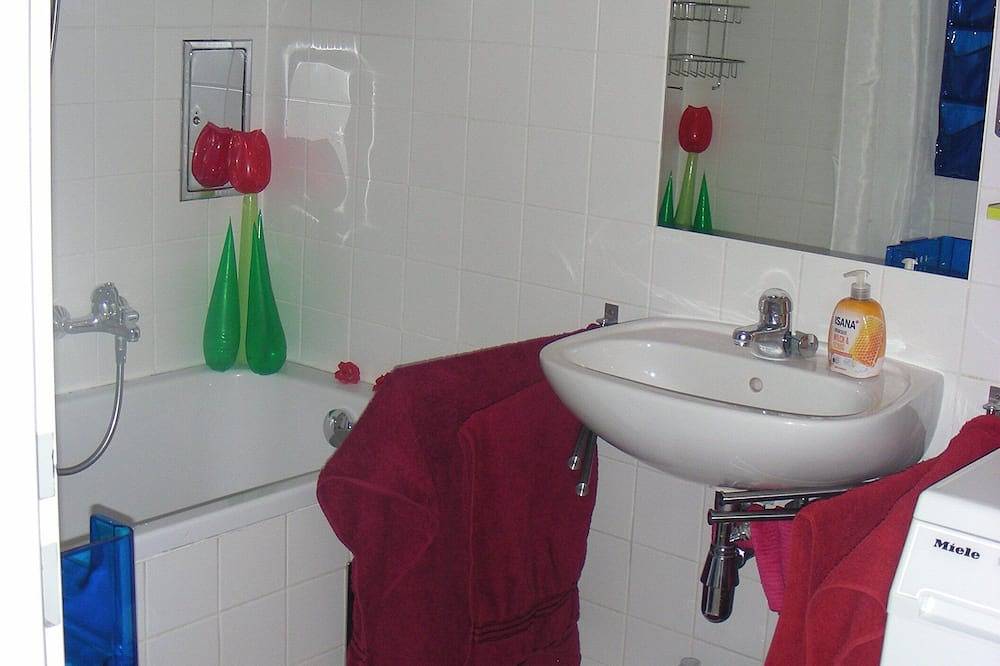 Ganze Wohnung, Zentral, ruhig, komfortabel - nahe Burgtheater, Rathaus, Museumsquartier, Oper in Wien, Wienerwald