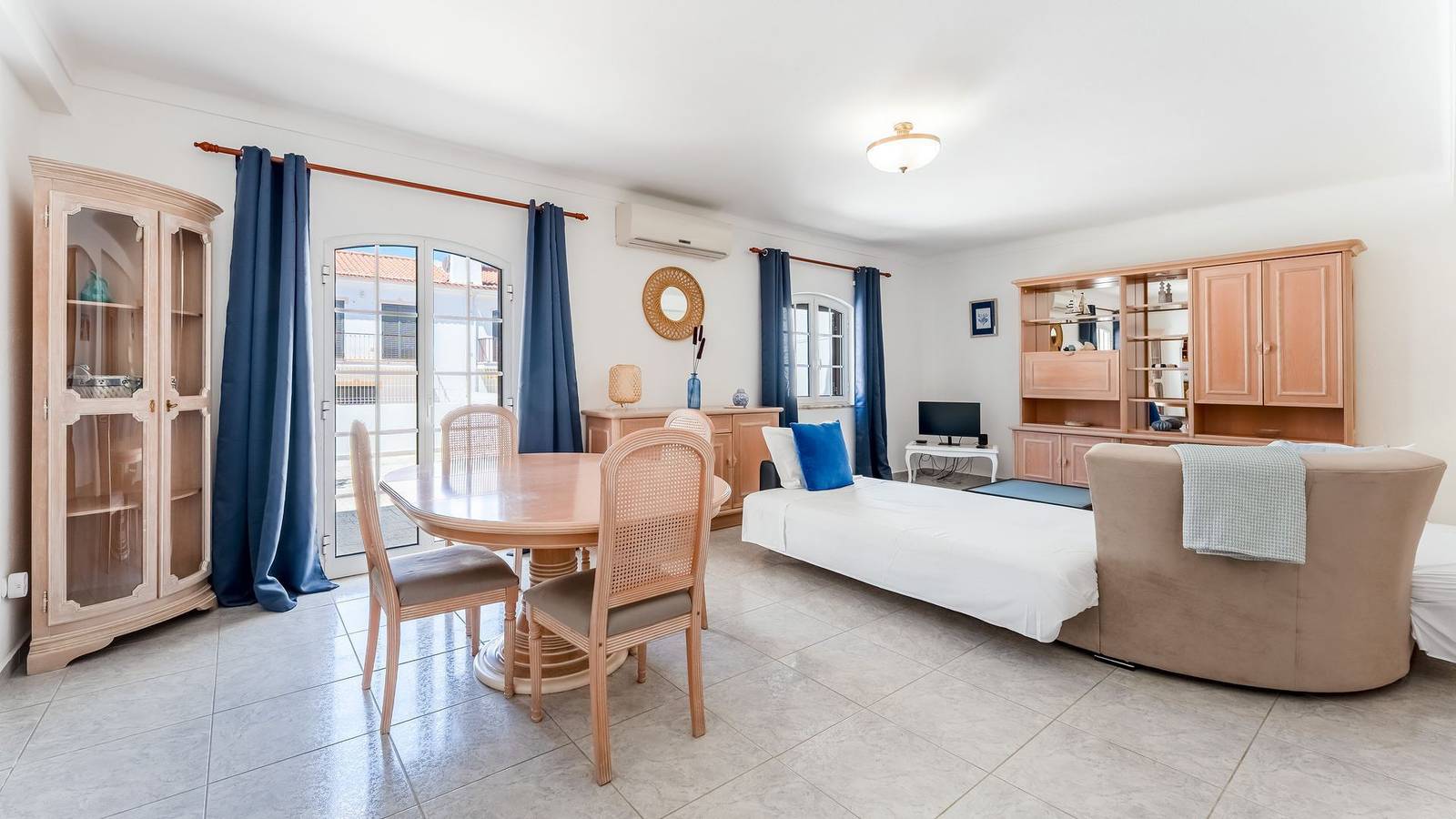 Ganze Wohnung, Ferienwohnung für 4 Personen mit Terrasse in Altura, Faro Distrikt