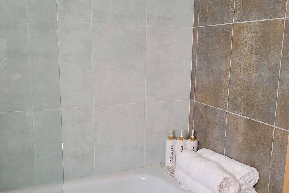 Apartamento entero, Modern Duplex 2 Terraces Private Underground Parking Perfect for Remote Workers in Ulldecona, Provincia de Tarragona