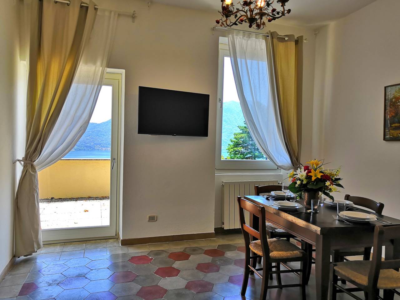 Entire apartment, La Fattoria: Capretta in Ghiffa, Ticino Alps and Verbano