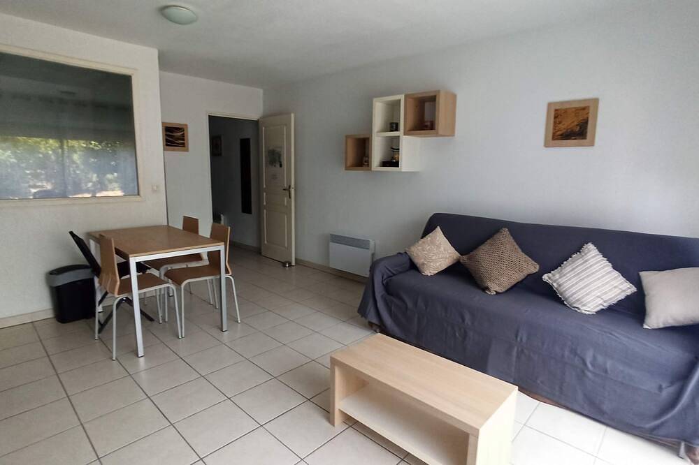Appartement entier, Appartement avec jardinet 4 pers dans résidence vacances 3*** in Azille, Région de Carcassonne
