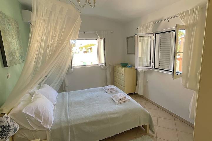 Location de vacances pour 8 personnes, avec balcon et jardin dans Almirida - 4