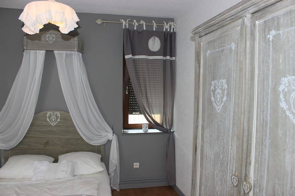 Gite of charm, very cozy located in the heart of the Alsatian vineyard under the castles in Ribeauvillé, Parc naturel régional des Ballons des Vosges