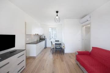 Apartment for 4 People in Bardolino, Garda Mountains, Photo 2
