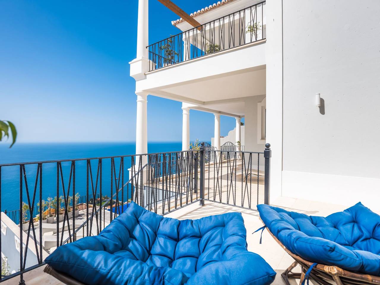 Schönes Ferienhaus in Sao Goncalo mit Privatem Pool in São Gonçalo, Madeira