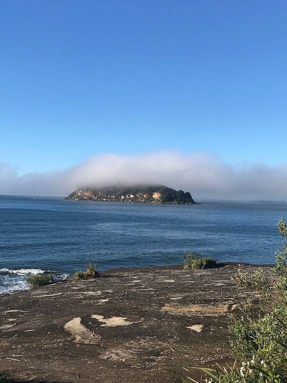Holiday Home for 8 People in Pearl Beach, New South Wales