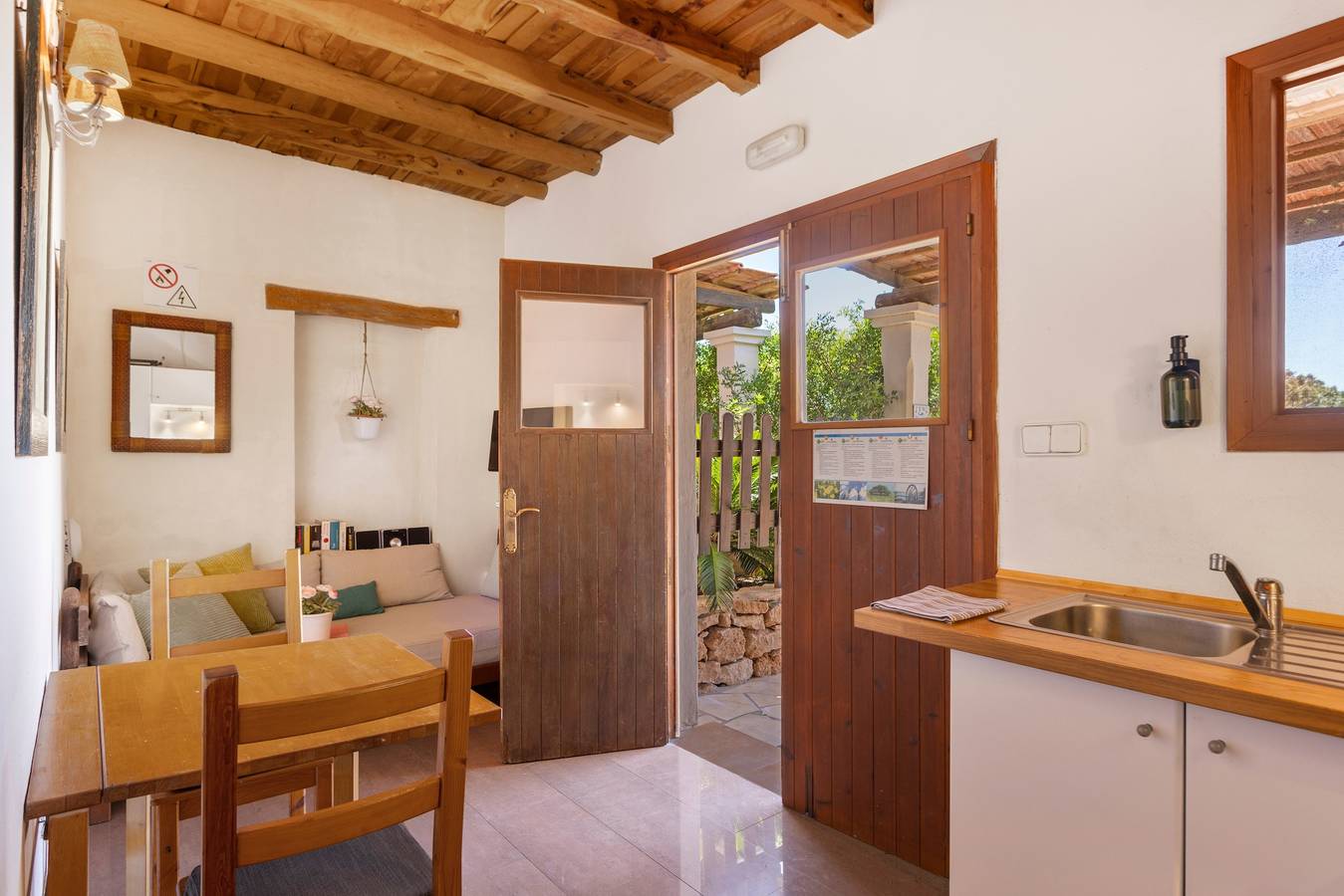 Landhaus 'Mussenya 1' mit Balkon, Wi-Fi und Klimaanlage in Formentera, Balearen
