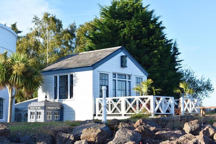Chalet for 2 people, with garden and view as well as ocean view, with pets in Wales