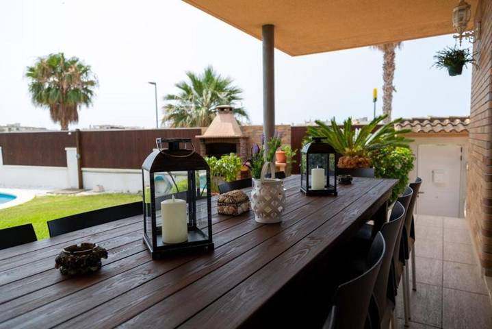 Chalet para 12 personas, con jardín además de piscina y vistas en Bajo Penedés - 2