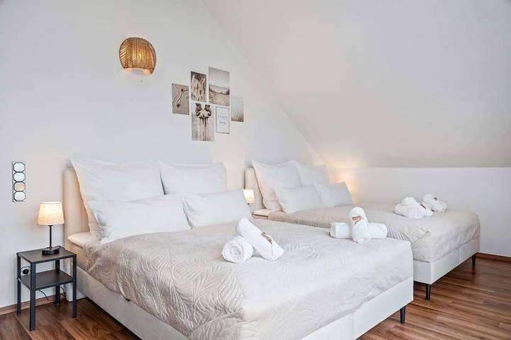Ganze Wohnung, Flair Apartment Stadtoase Fulda I private Sauna & Whirlpool I Balkon I 2x Parken in Künzell, Rhön-Hessen