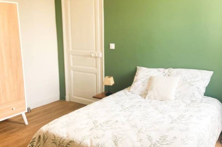 Ganze Wohnung, L'Angevin-4 pers-espace repas-Centre ville/Gare station in Le Mans, Sarthe