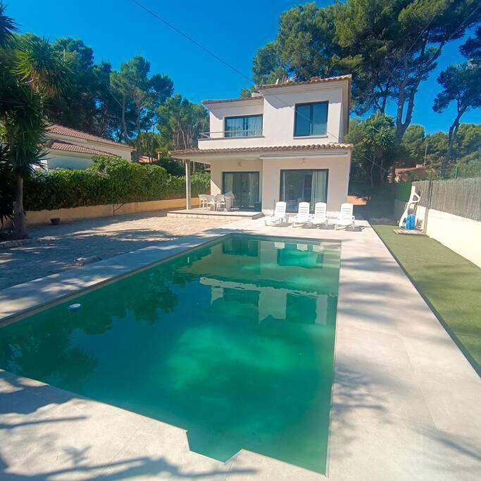 Ferienhaus für 8 Personen, mit Balkon und Whirlpool sowie Terrasse und Pool in El Toro - 2