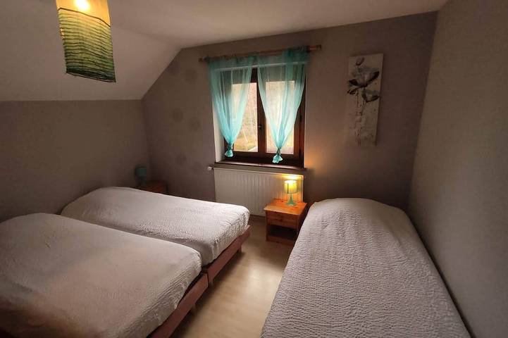 Gîte pour 6 personnes, avec Jacuzzi et Terrasse ainsi que Jardin et Sauna à Dommartin-lès-Remiremont - 3