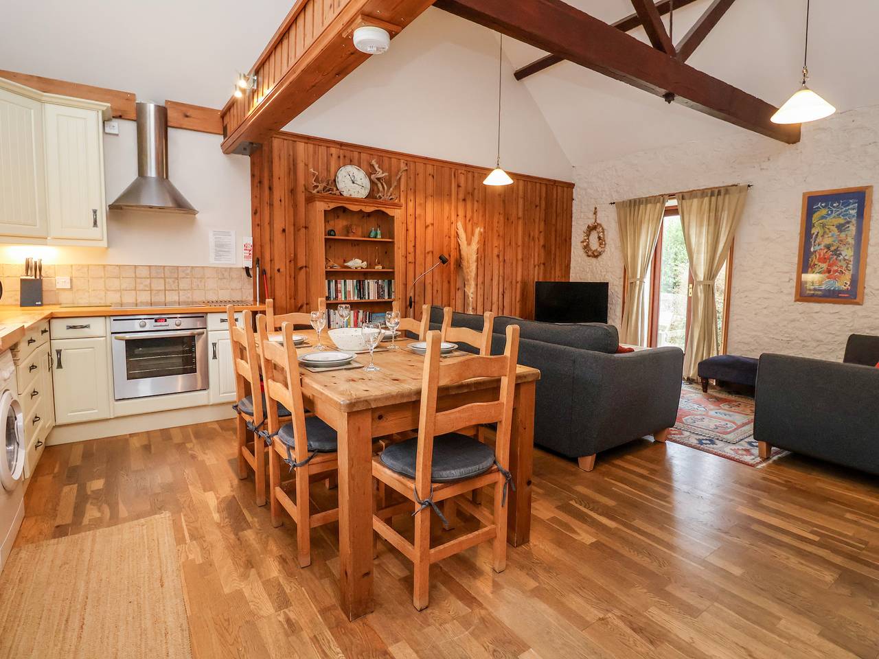 3 Home Farm South in Combpyne Rousdon, Devon