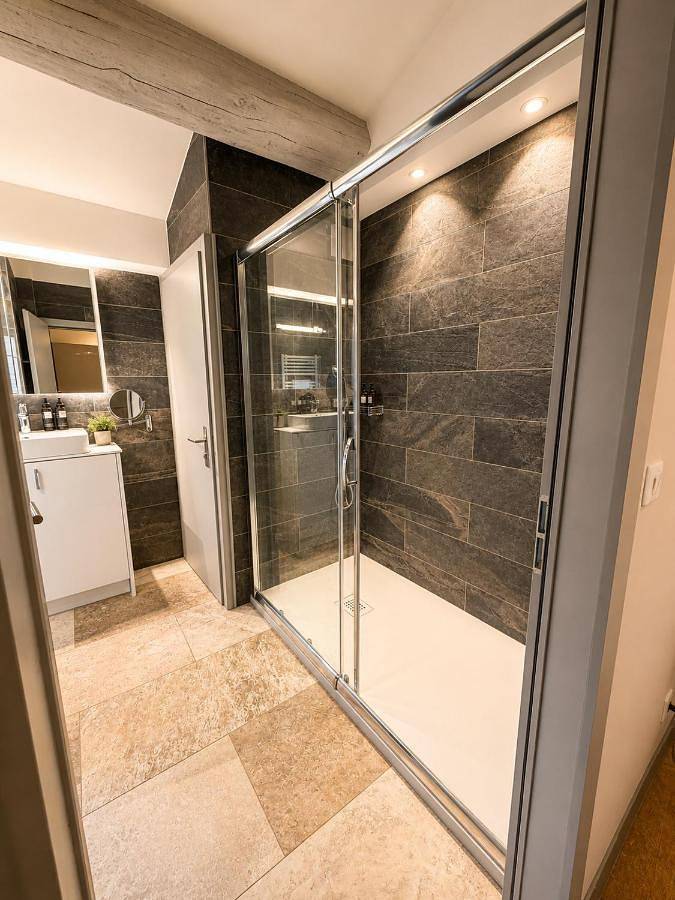 Hôtel pour 2 personnes, avec Terrasse et Jacuzzi ainsi que Jardin et Piscine à Taradeau - 4