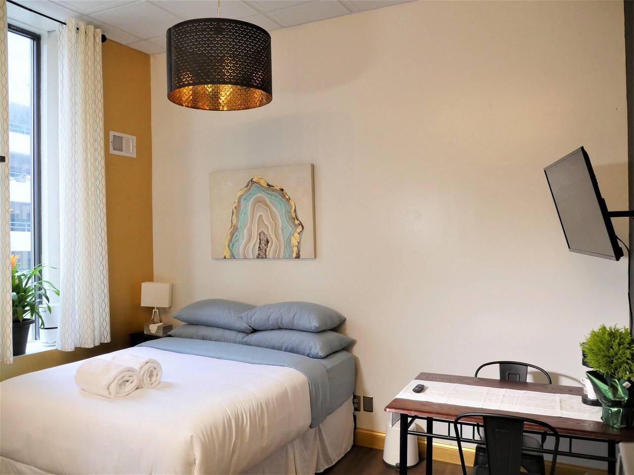Apartamento entero, Central Downtown Queen Bed Walk to all Venues in Pittsburgh, Condado de Allegheny