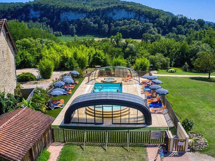 Camping pour 4 personnes, avec Bassin pour enfant et Piscine