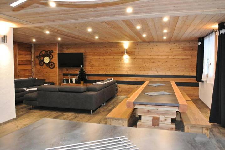 Gîte pour 12 personnes, avec balcon, animaux acceptés dans Office De Tourisme De Bessans