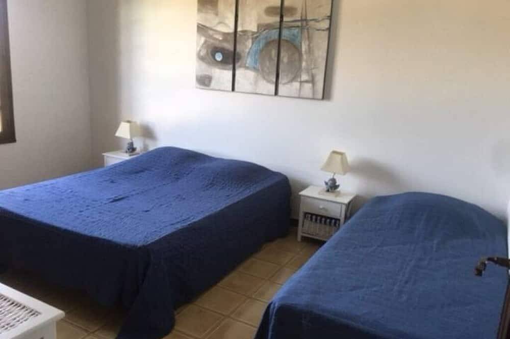 Large villa with swimming pool on the tip of Cap Corse in Macinaggio, Tomino