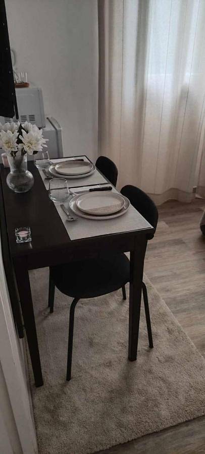 Appartement de vacances entier, Double Room with Garden View in Sainte-Geneviève-des-Bois, Essonne
