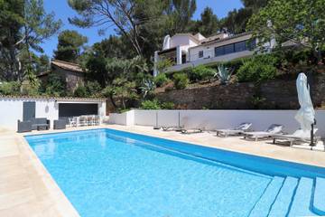 Gîte pour 6 personnes, avec terrasse et jardin à Carqueiranne