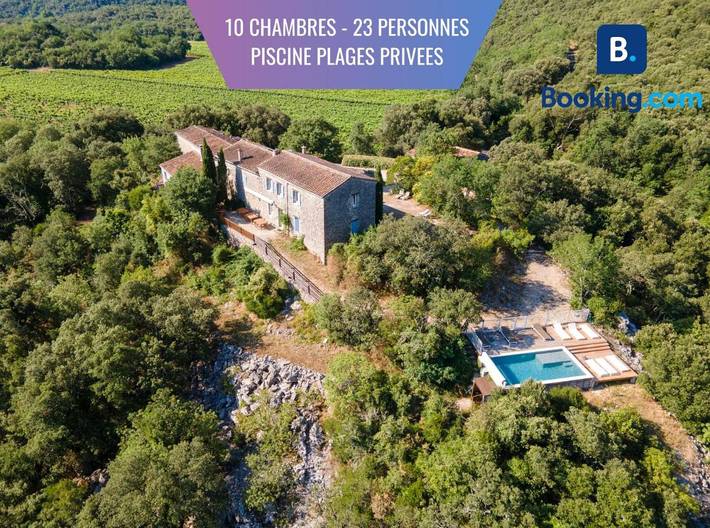 Villa pour 23 personnes, avec Balcon et Terrasse ainsi que Jardin et Piscine