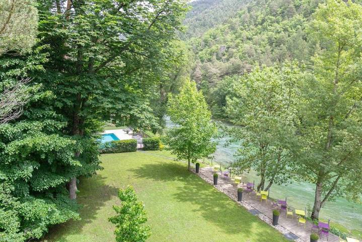 Hôtel pour 2 personnes, avec piscine ainsi que jardin et vue, animaux acceptés à Mostuéjouls - 4