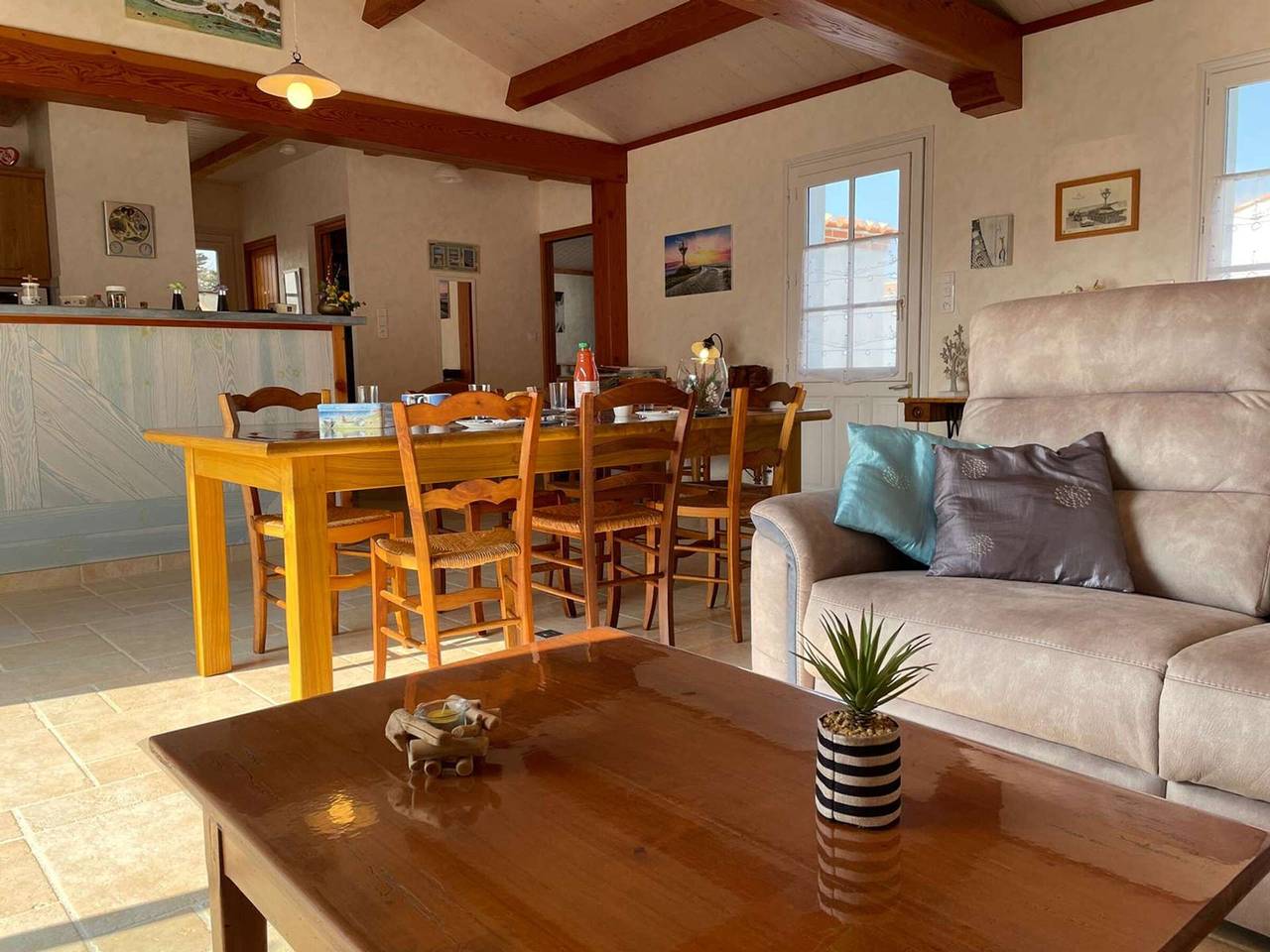 Cozy 2-Bed House Near Beach & Port in Quiet L'Herbaudiere, Noirmoutier in L'Herbaudière, Noirmoutier-en-l'Île