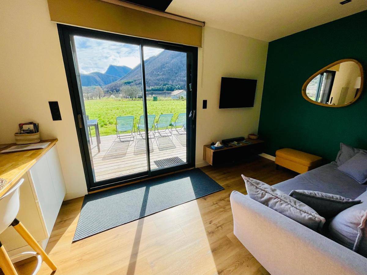 Two-Bedroom House in Rochebrune, Région de Gap