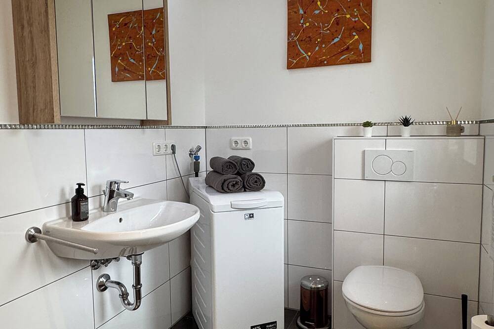 Ganze Wohnung, Modernes Apartment am Minoritenhof in Sinzing, Ostbayern