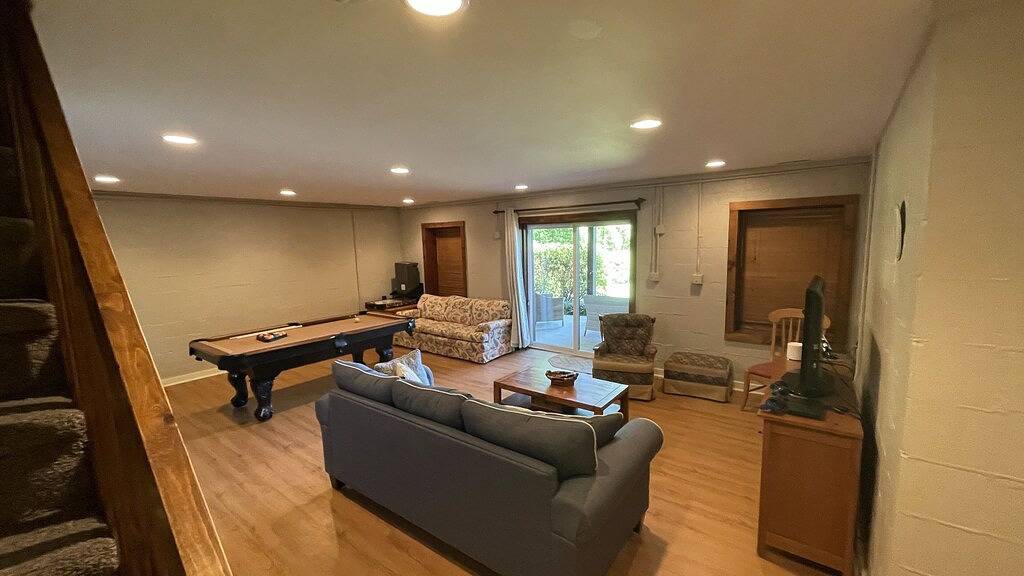 Rustic Log Cabin with amazing view of Lake Gaston! in Lake Gaston