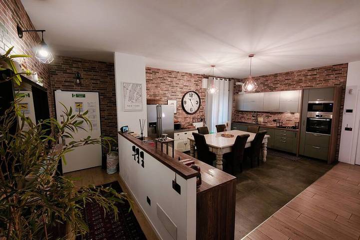 2) Double room with private bathroom 8 minutes from Milan Malpensa airport in Gallarate, Varese Provinz