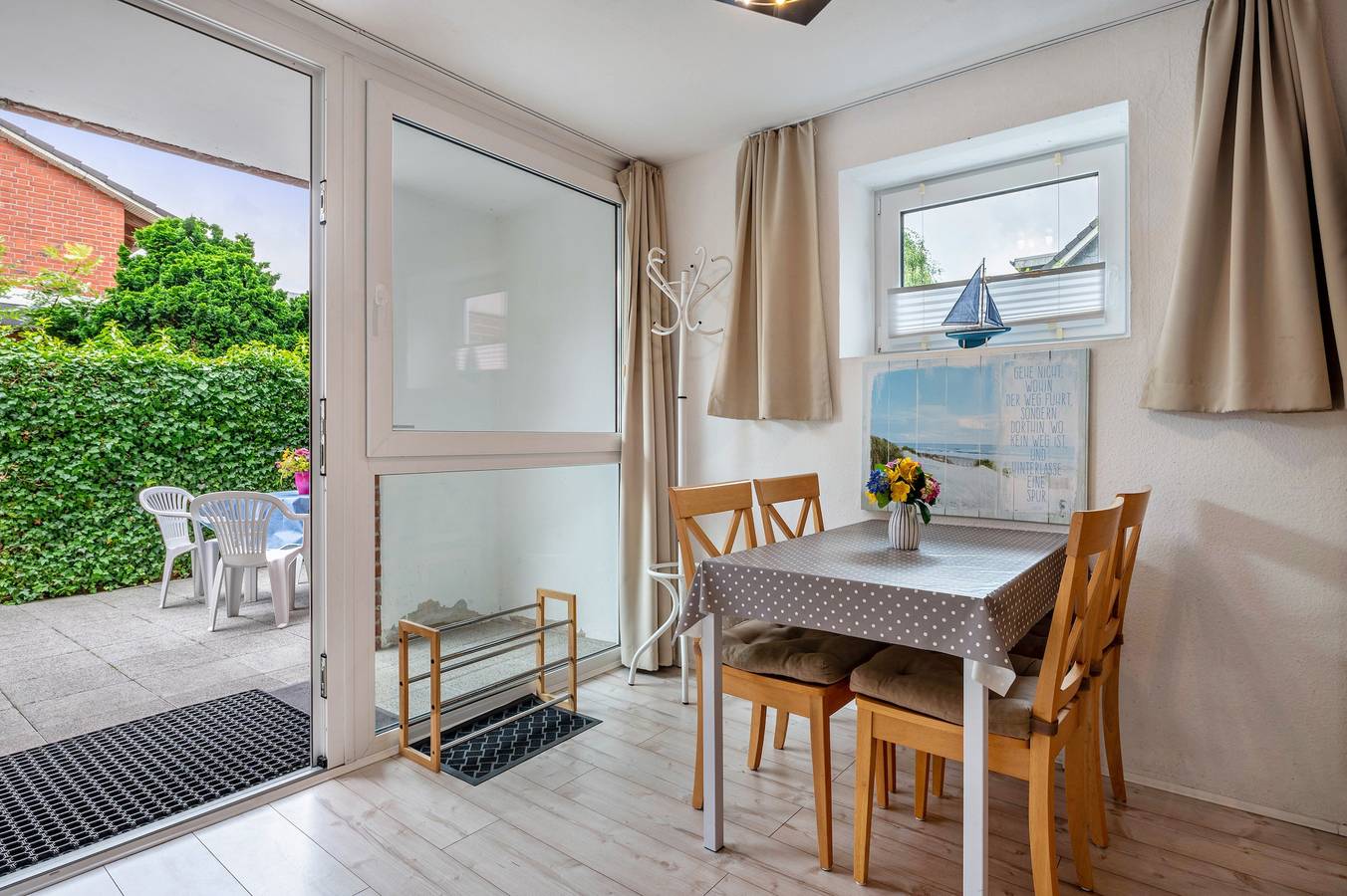 Ganze Wohnung, Apartment „2-Raum-Ferienwohnung Christine“ mit privater Terrasse in Sahlenburg, Cuxhaven