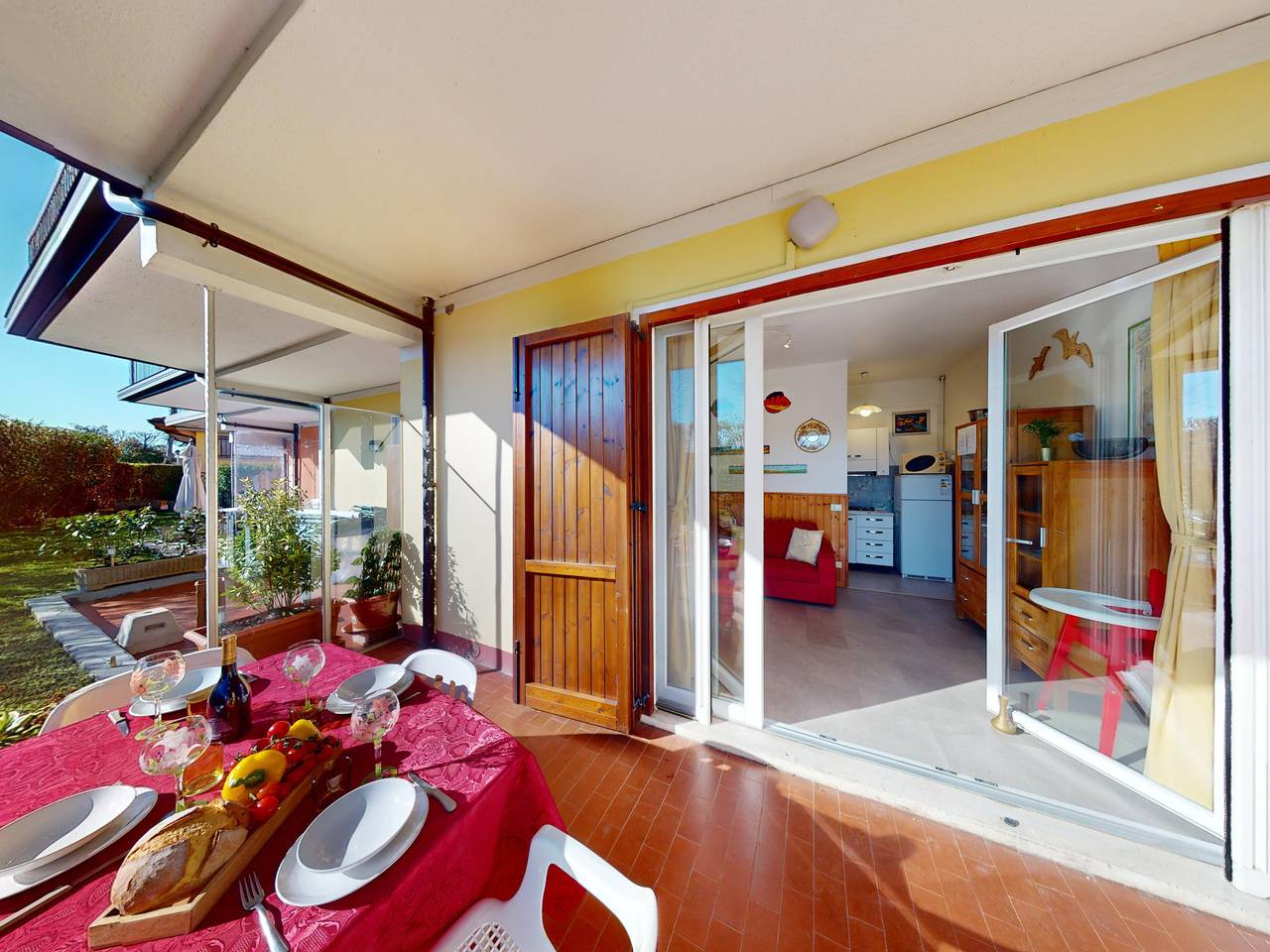 Apartamento entero, Apt sulla spiaggia romantica Maria Elena by Bookin in Spiaggia Romantica (Manerba del Garda), Manerba del Garda