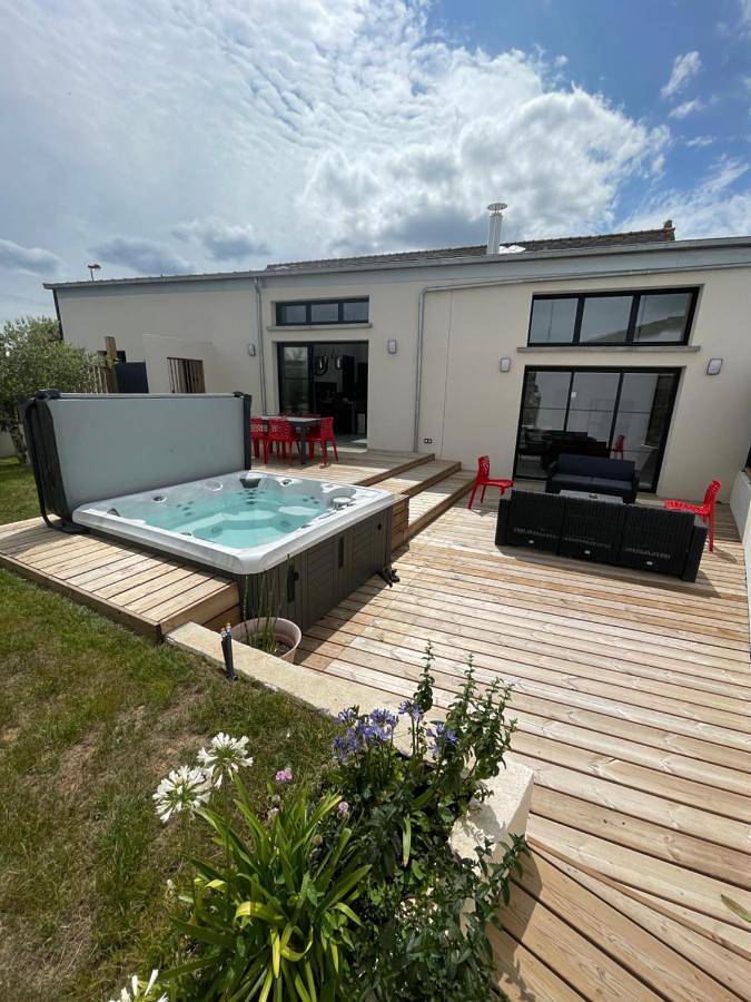 Location de vacances pour 2 personnes, avec jacuzzi et jardin à La Mézière - 2