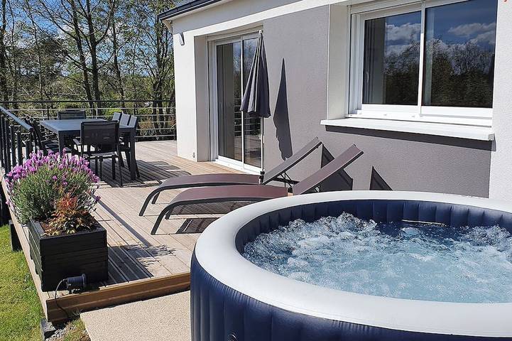 Maison de vacances pour 7 personnes, avec terrasse ainsi que jacuzzi et jardin