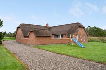 Ferienhaus für 12 Personen, mit Sauna und Whirlpool sowie Terrasse in Vester Husby